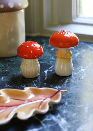 &Klevering Mushroom Salt & Pepper Shakers - La Gent Thoughtful Gifts