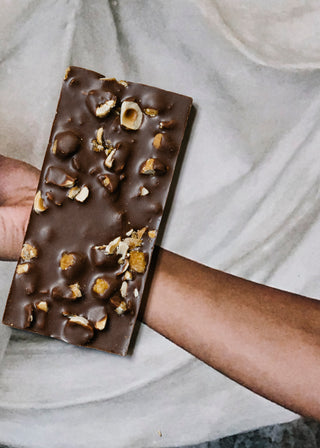 Casa Bosques x Gohar World Toasted Hazelnuts & Milk Chocolate Bar - La Gent Thoughtful Gifts