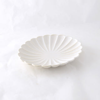 Marumitsu Poterie Large White Blossom Plate - La Gent Thoughtful Gifts