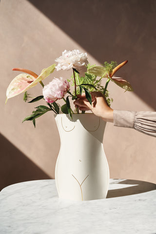 Octaevo Ivory Venus Paper Vase - La Gent Thoughtful Gifts