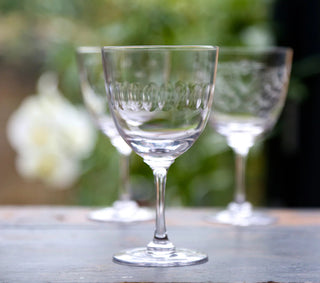The Vintage List Crystal Wine Glasses Set of 2 - La Gent Thoughtful Gifts